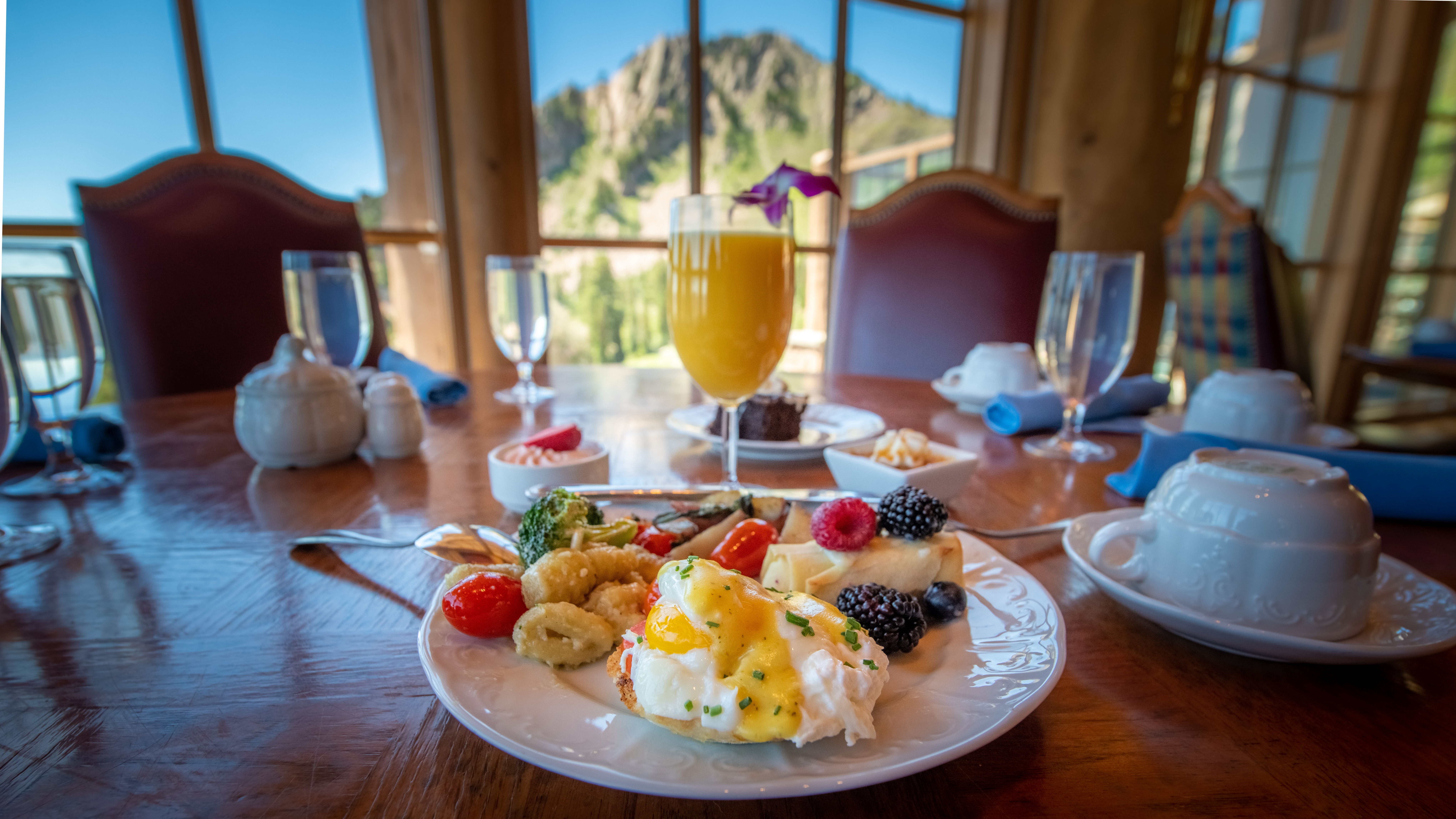mountain-top-brunch